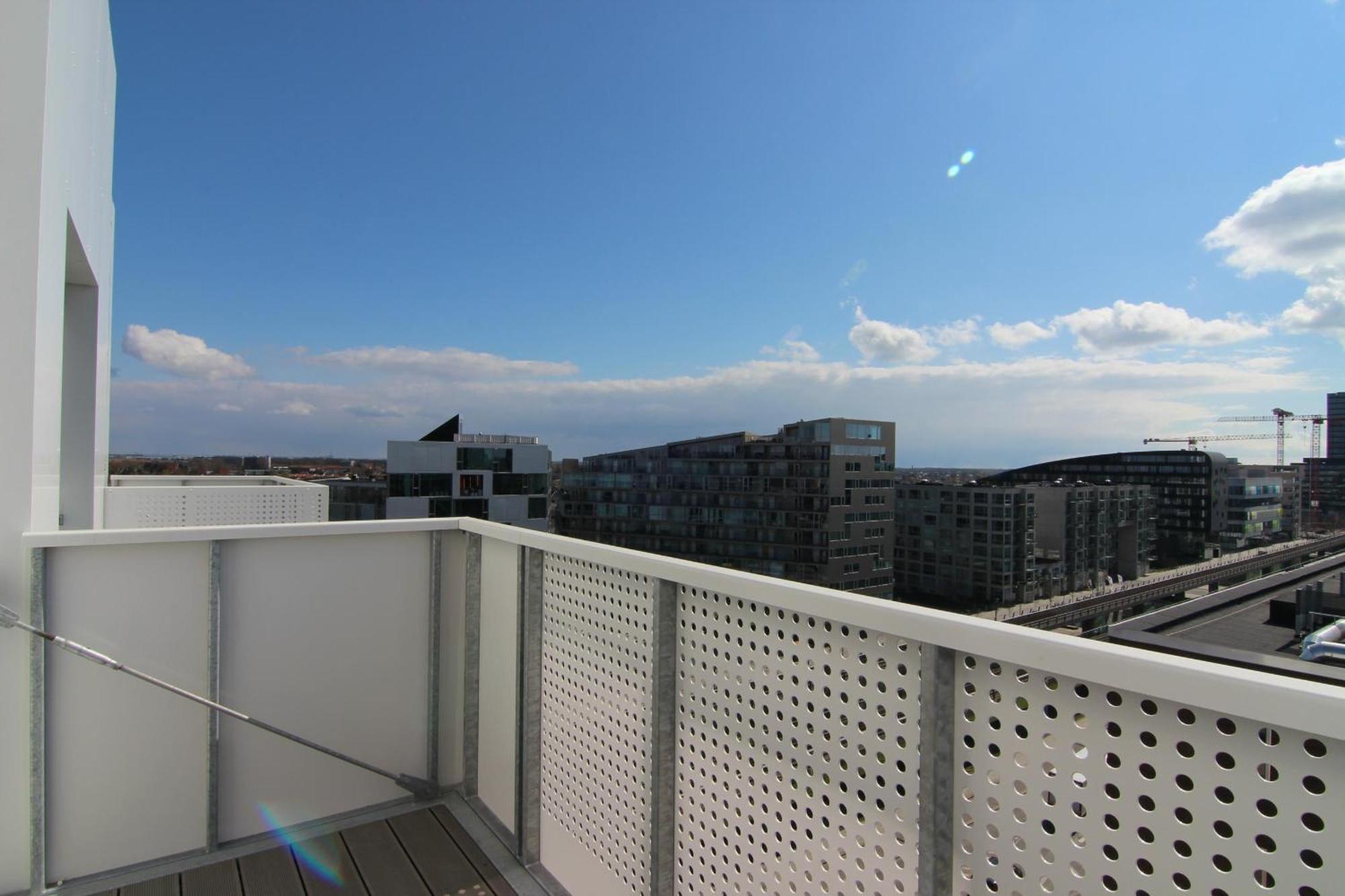 Stunning 2-bed W Balconies And Fantastic Views
