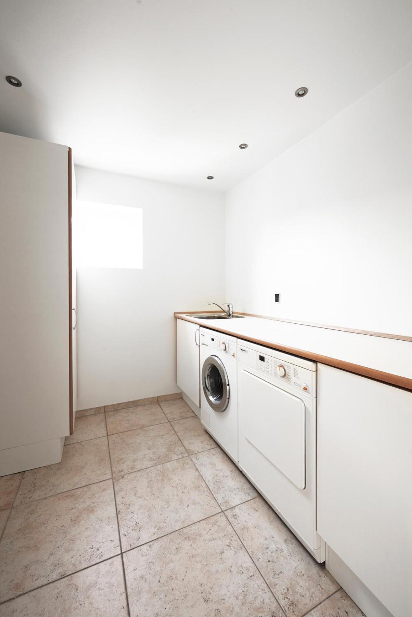 2-bed Penthouse With Elevator And Private Terrace Apartment