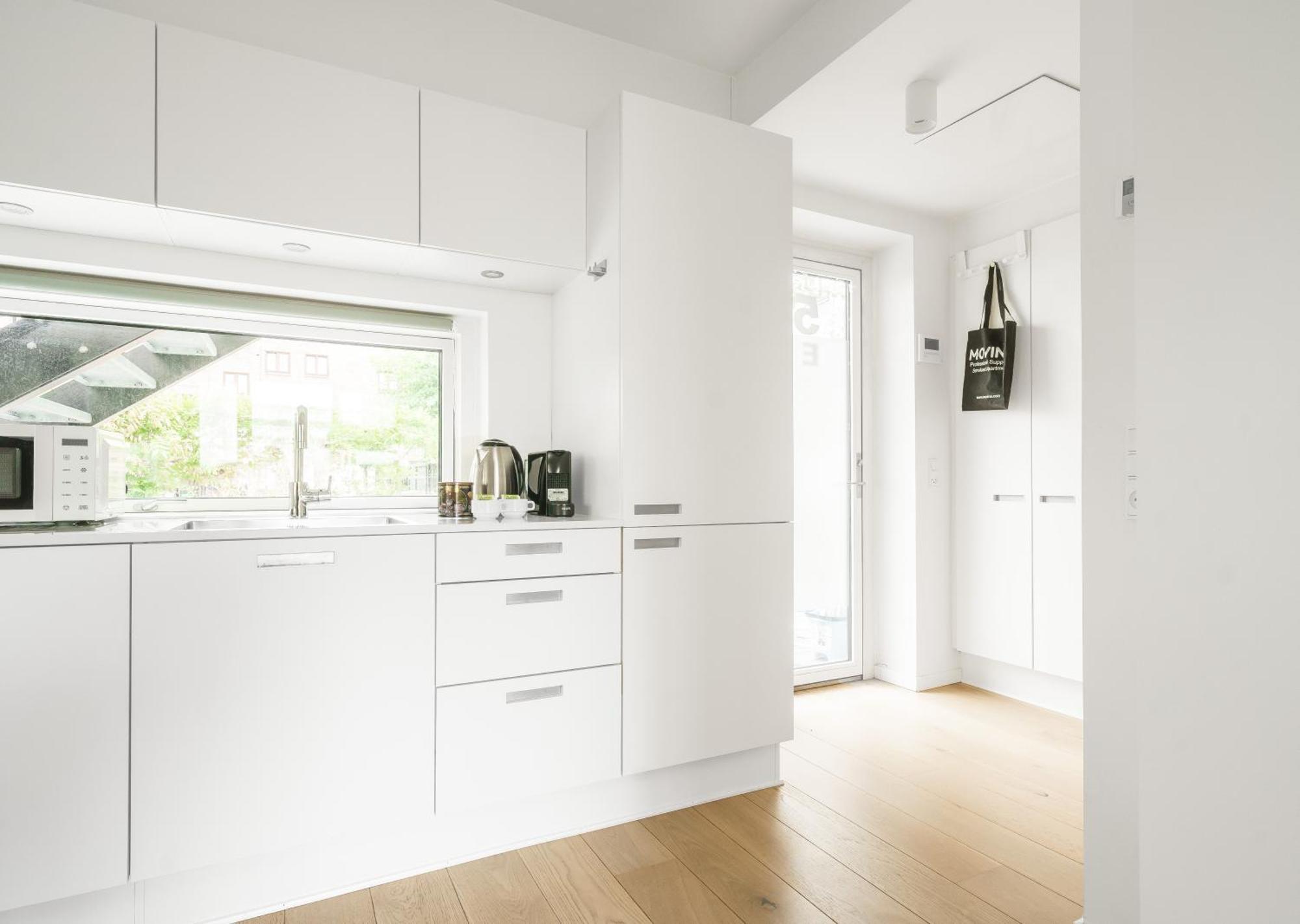 Townhouse W Private Terrace In Converted Warehouse Apartment