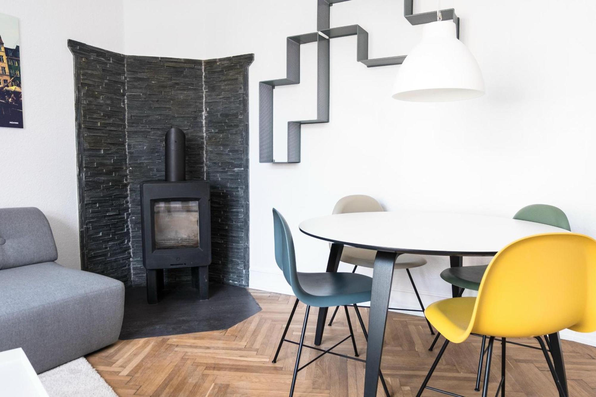 Beautiful 2-bed Apartment. *