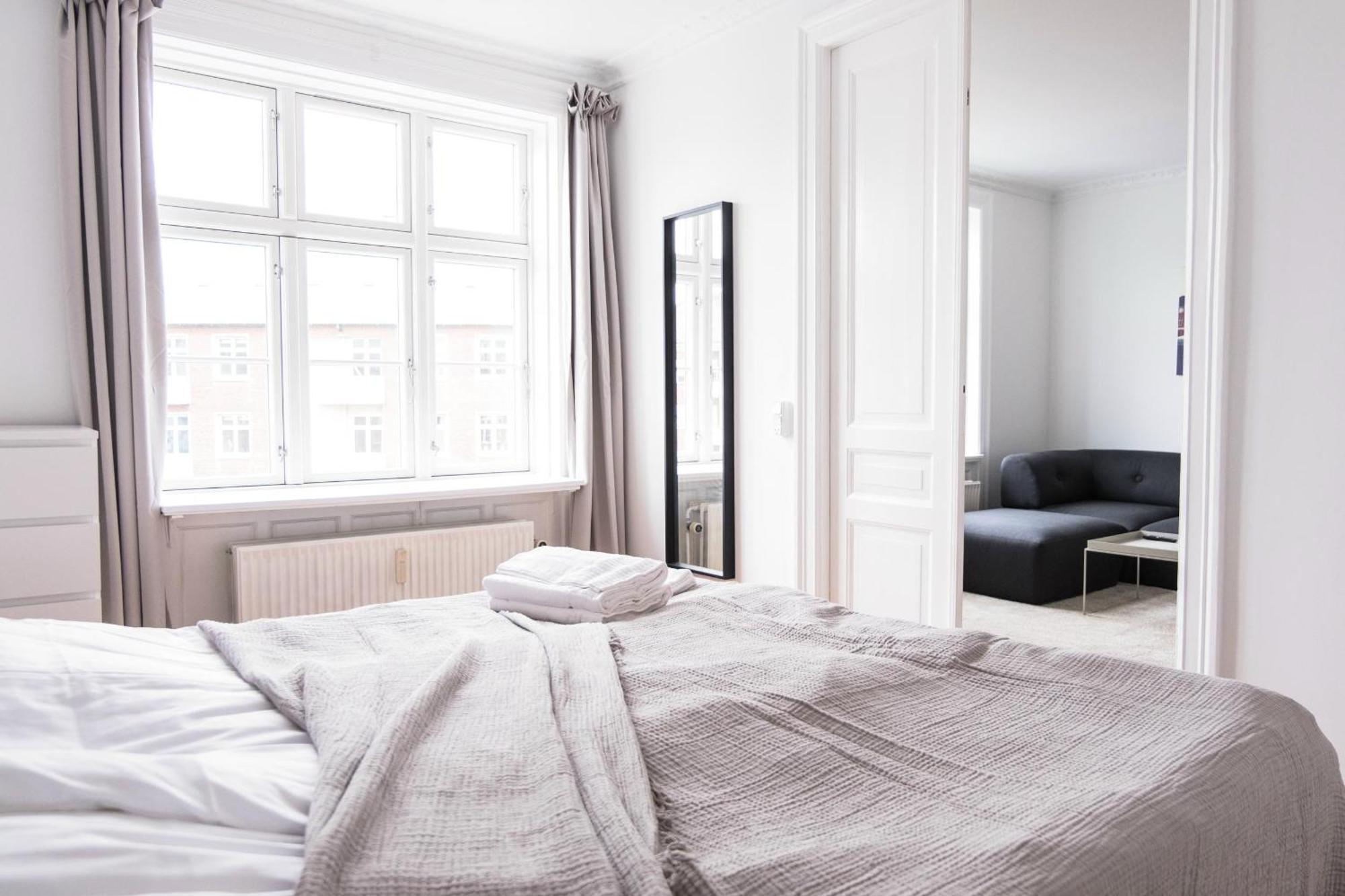 Apartment 2-bed With Private Balcony