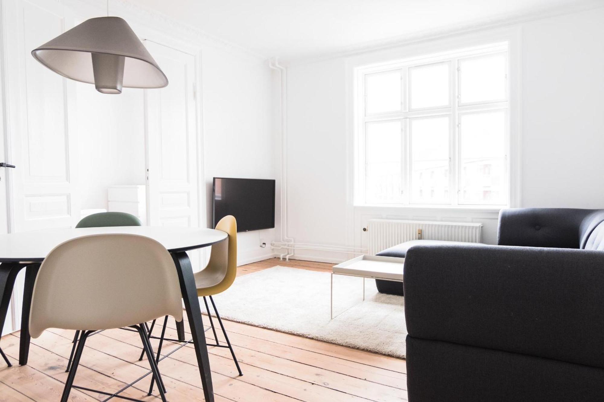 Apartment 2-bed With Private Balcony