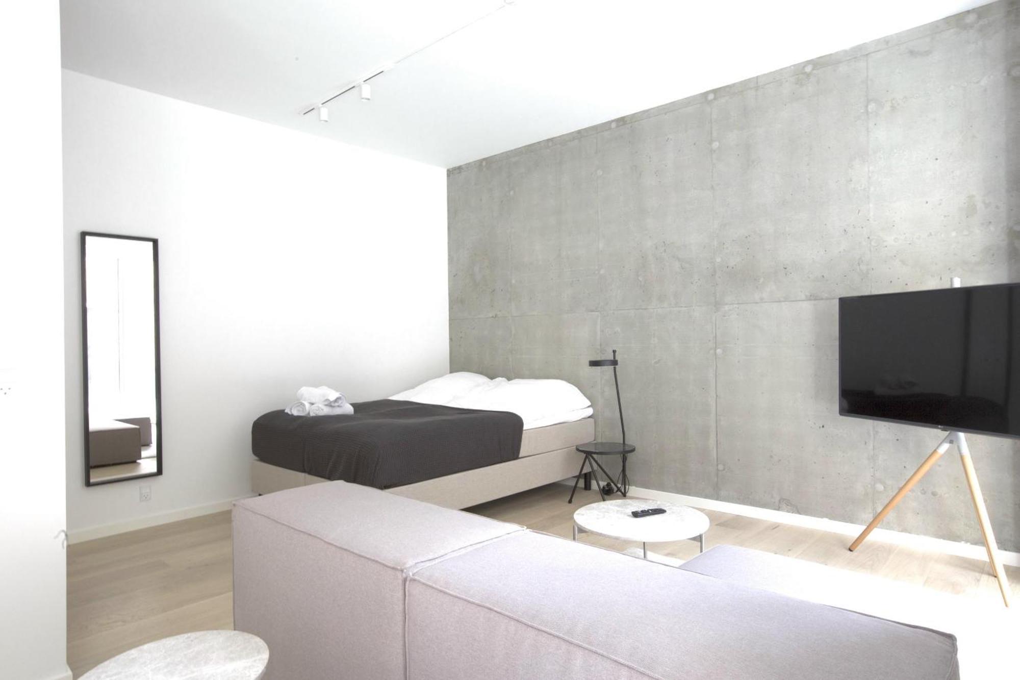 Cool W Private Terrace Apartment