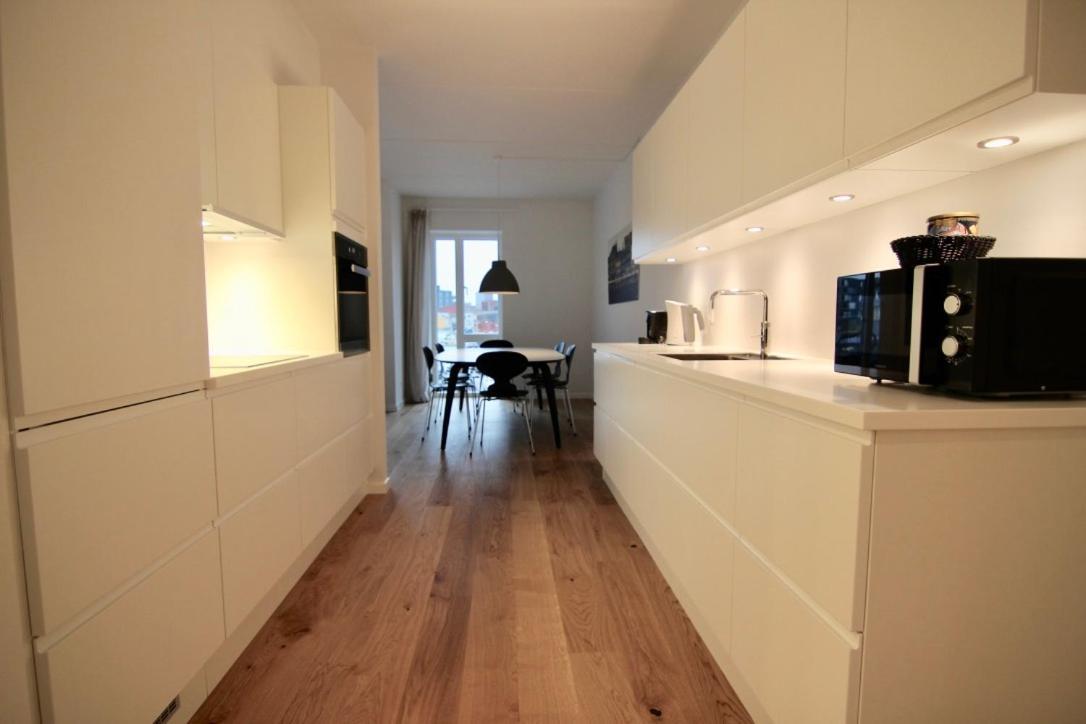Fantastic 2-bed Wbalcony In North Habour Apartment