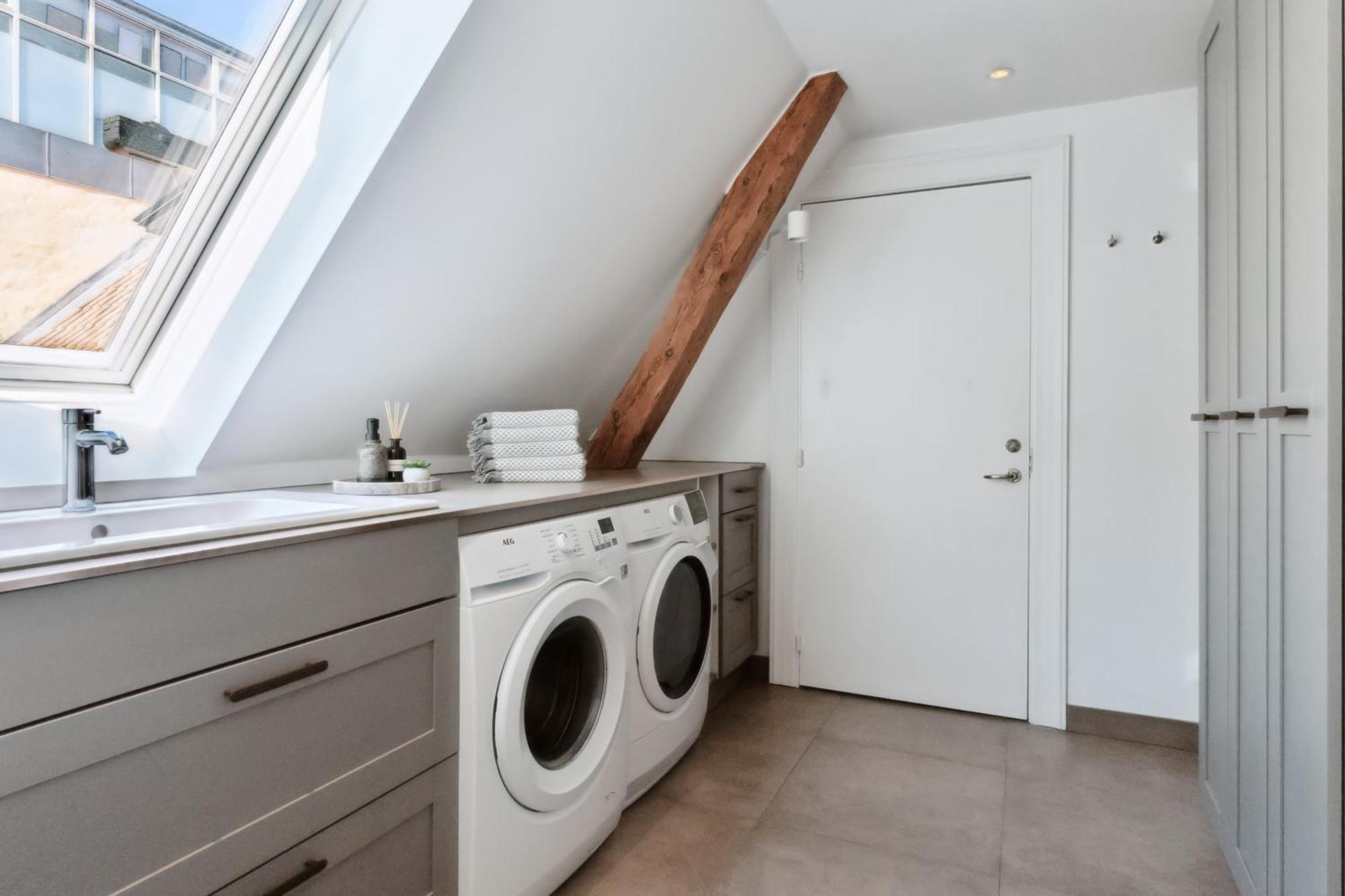 Come Luxury 3br Apt In Store Kongensgade Kopenhagen