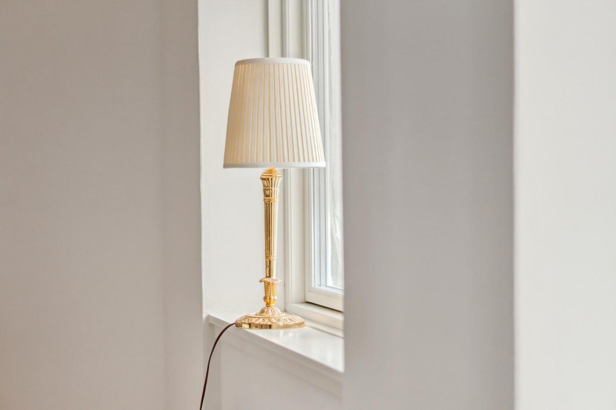 In Laksegade: 1br 300m From Kgs Nytorv Lejlighed *