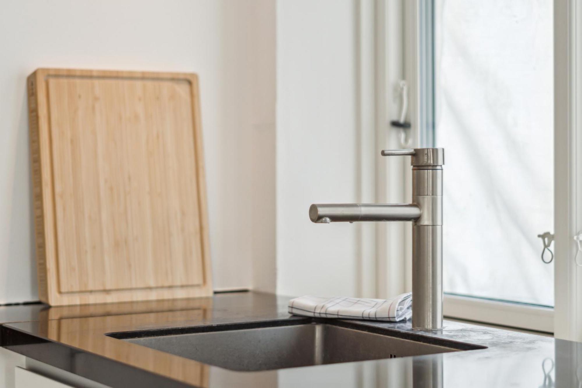 In Laksegade: 1br 300m From Kgs Nytorv Lejlighed
