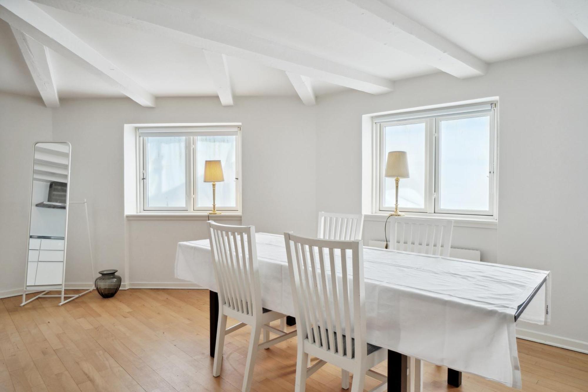 In Laksegade: 1br 300m From Kgs Nytorv København