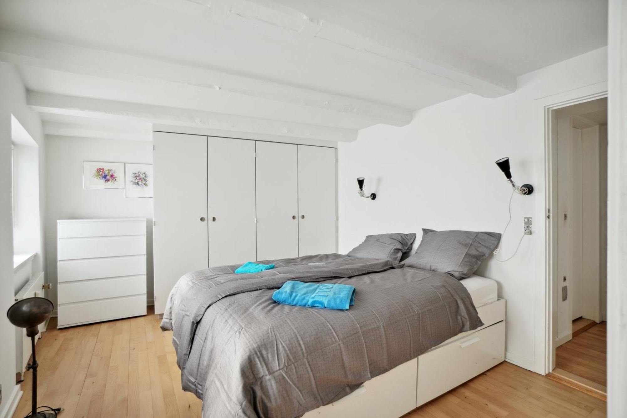Lejlighed In Laksegade: 1br 300m From Kgs Nytorv