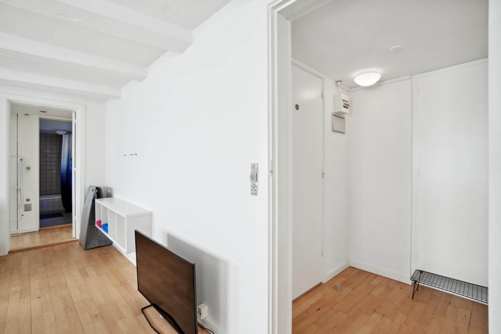 In Laksegade: 1br 300m From Kgs Nytorv Lejlighed København