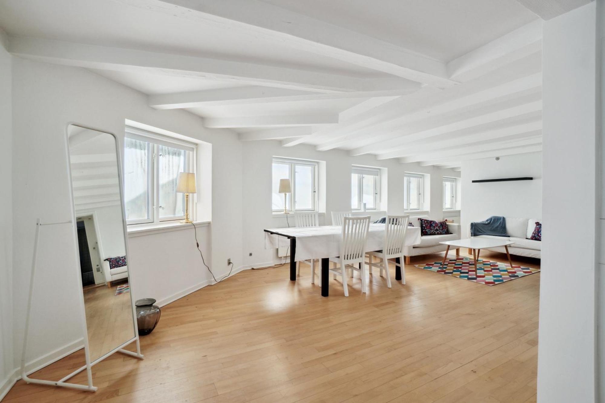 In Laksegade: 1br 300m From Kgs Nytorv Lejlighed