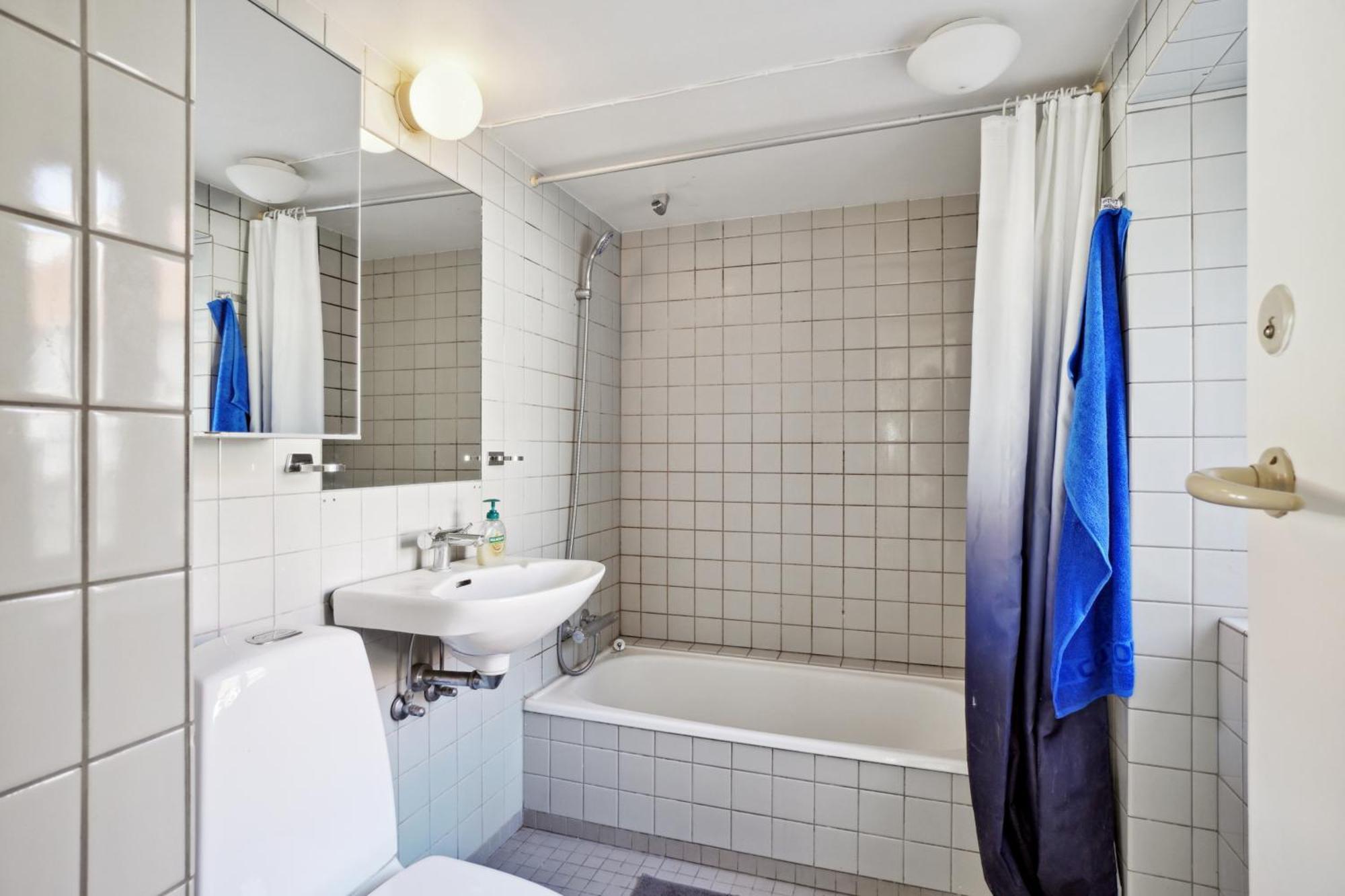 Lejlighed In Laksegade: 1br 300m From Kgs Nytorv *