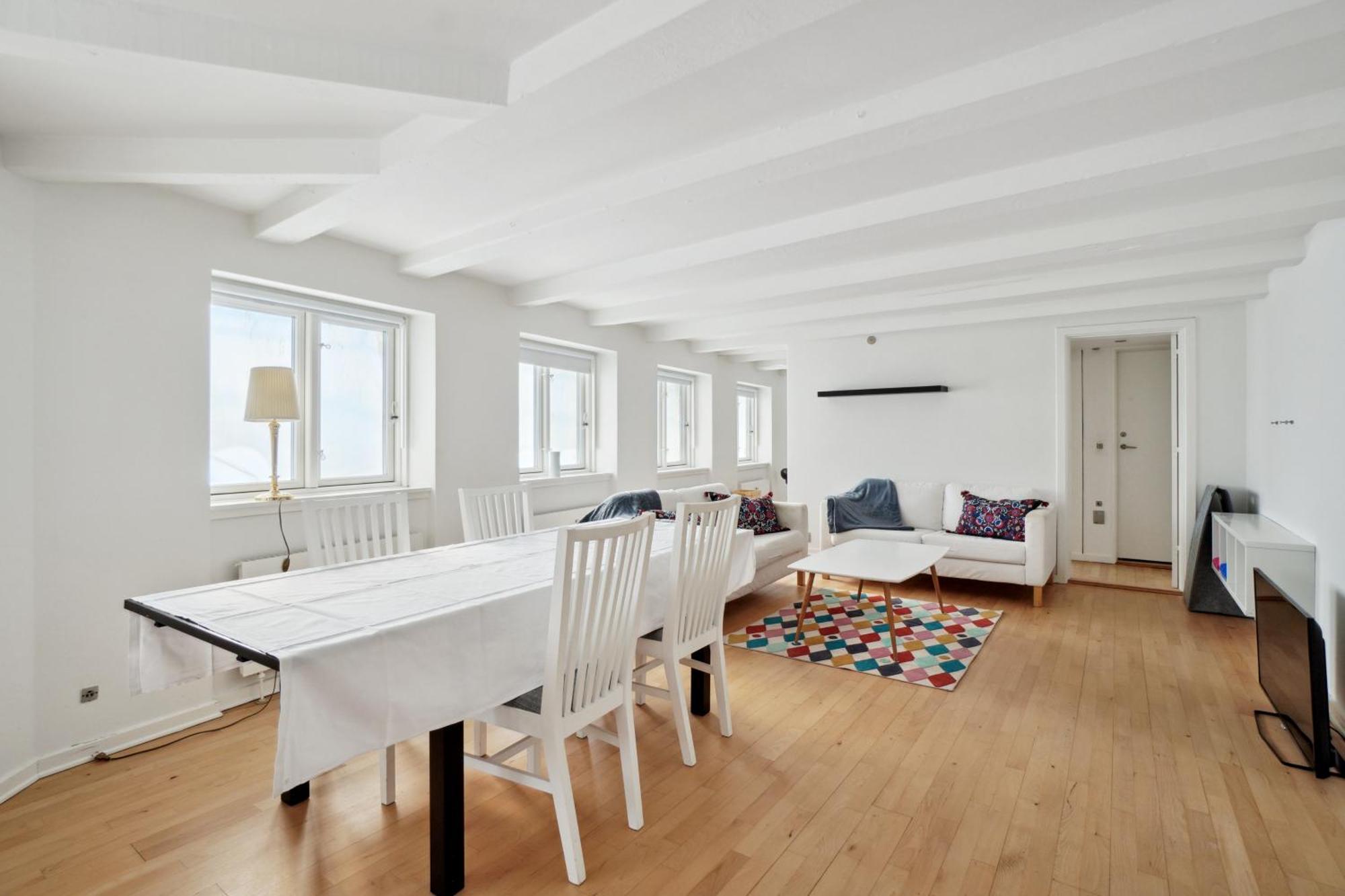 In Laksegade: 1br 300m From Kgs Nytorv Lejlighed København