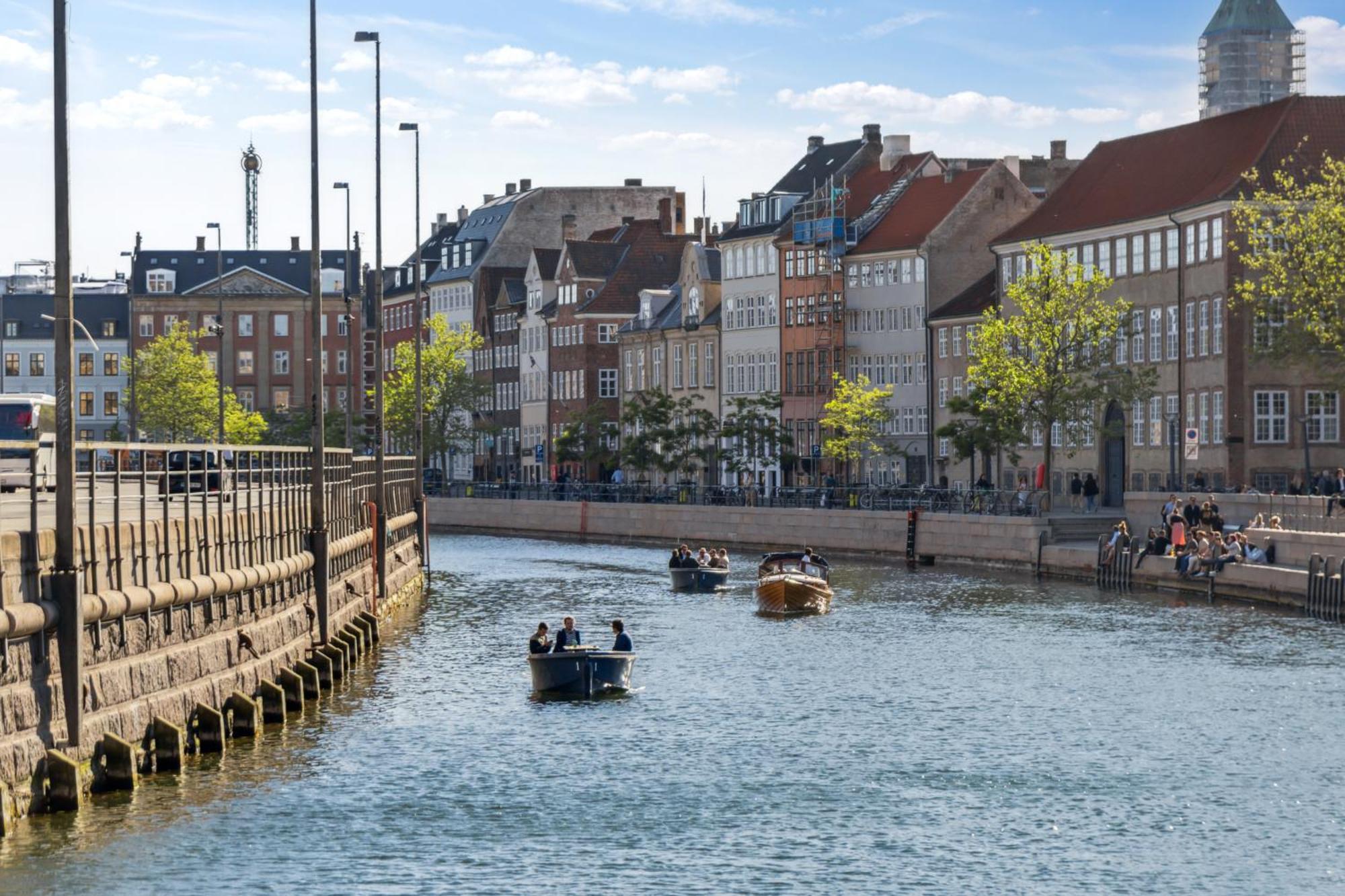 In Laksegade: 1br 300m From Kgs Nytorv Lejlighed *