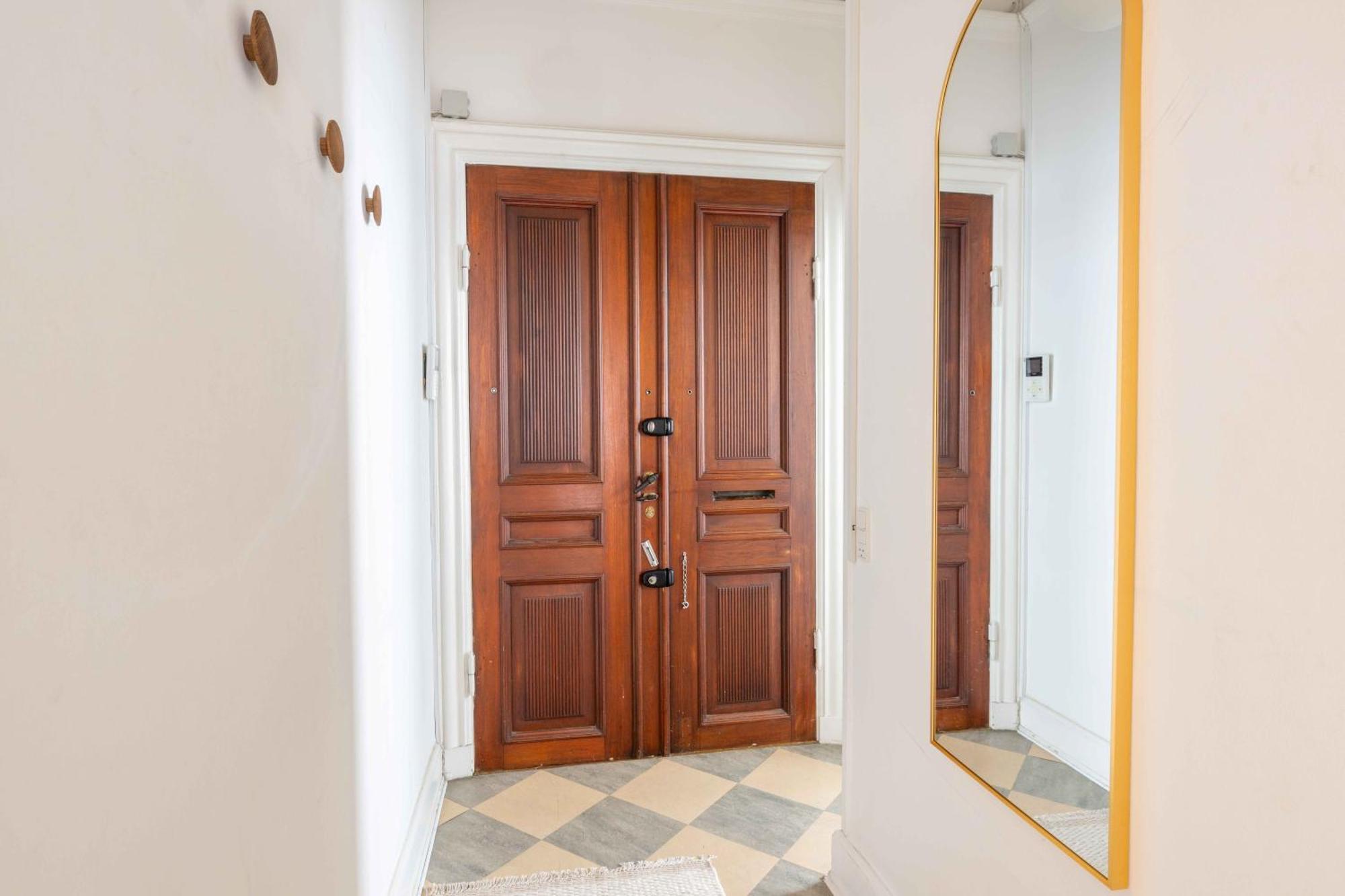 Apartment Large Flats In By Tivoli Gardens