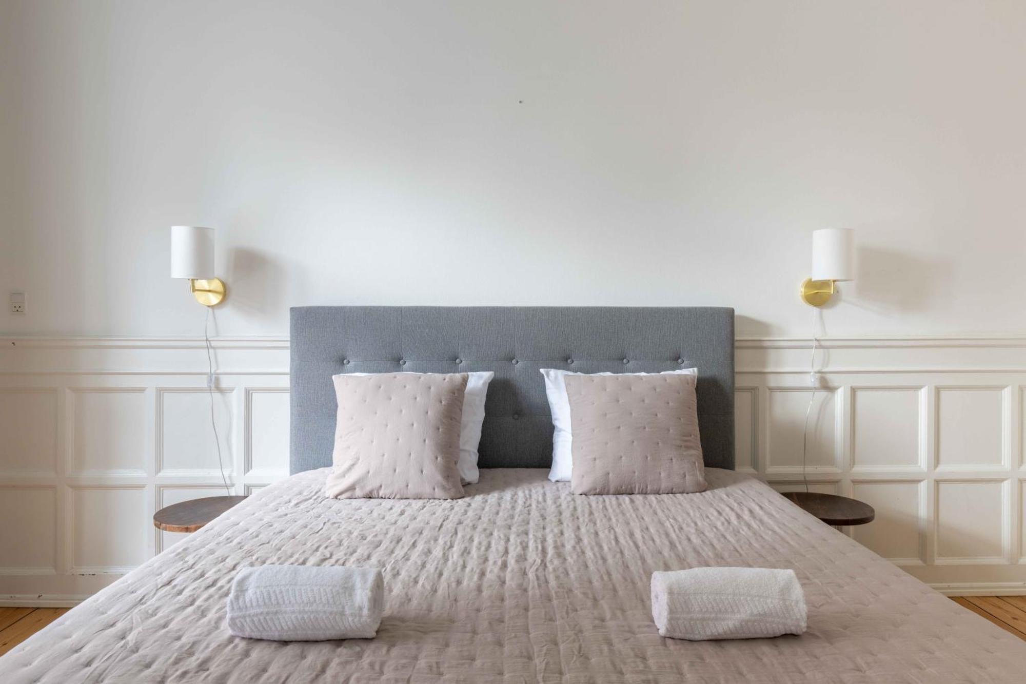 Apartment Large Flats In By Tivoli Gardens *