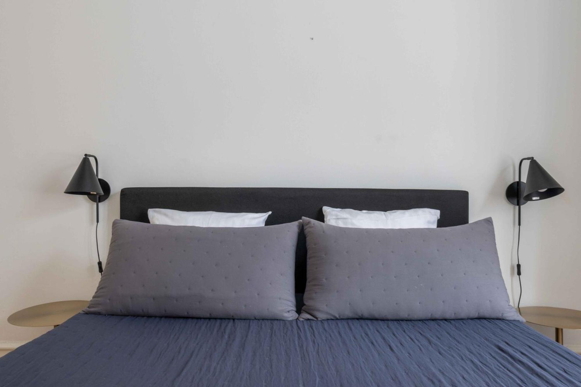 Large Flats In By Tivoli Gardens Apartment *