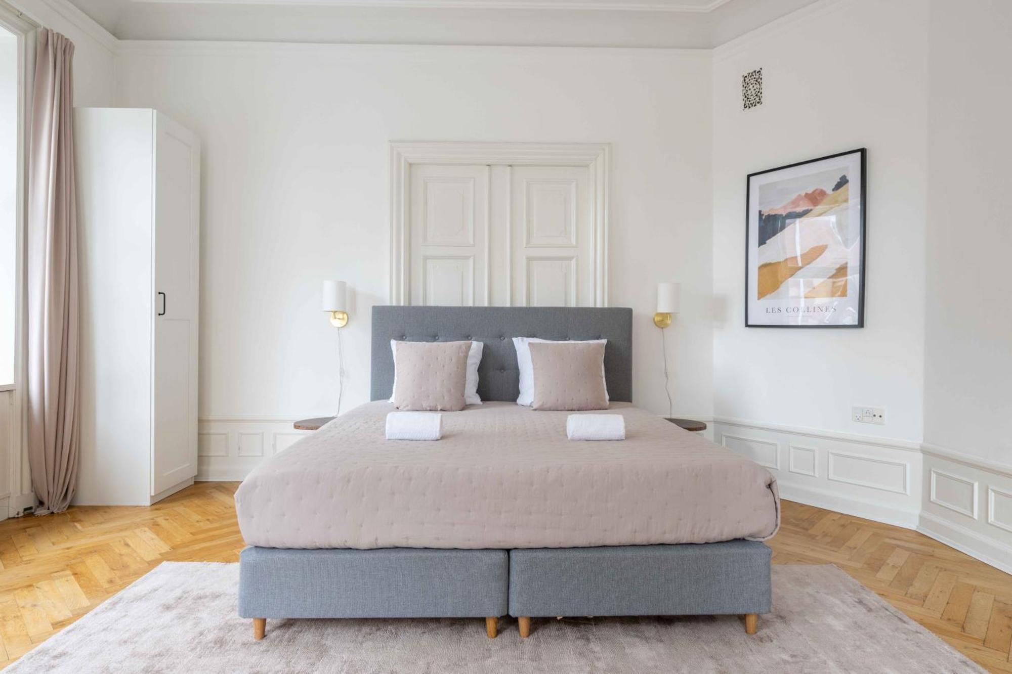 Large Flats In By Tivoli Gardens * Copenhagen