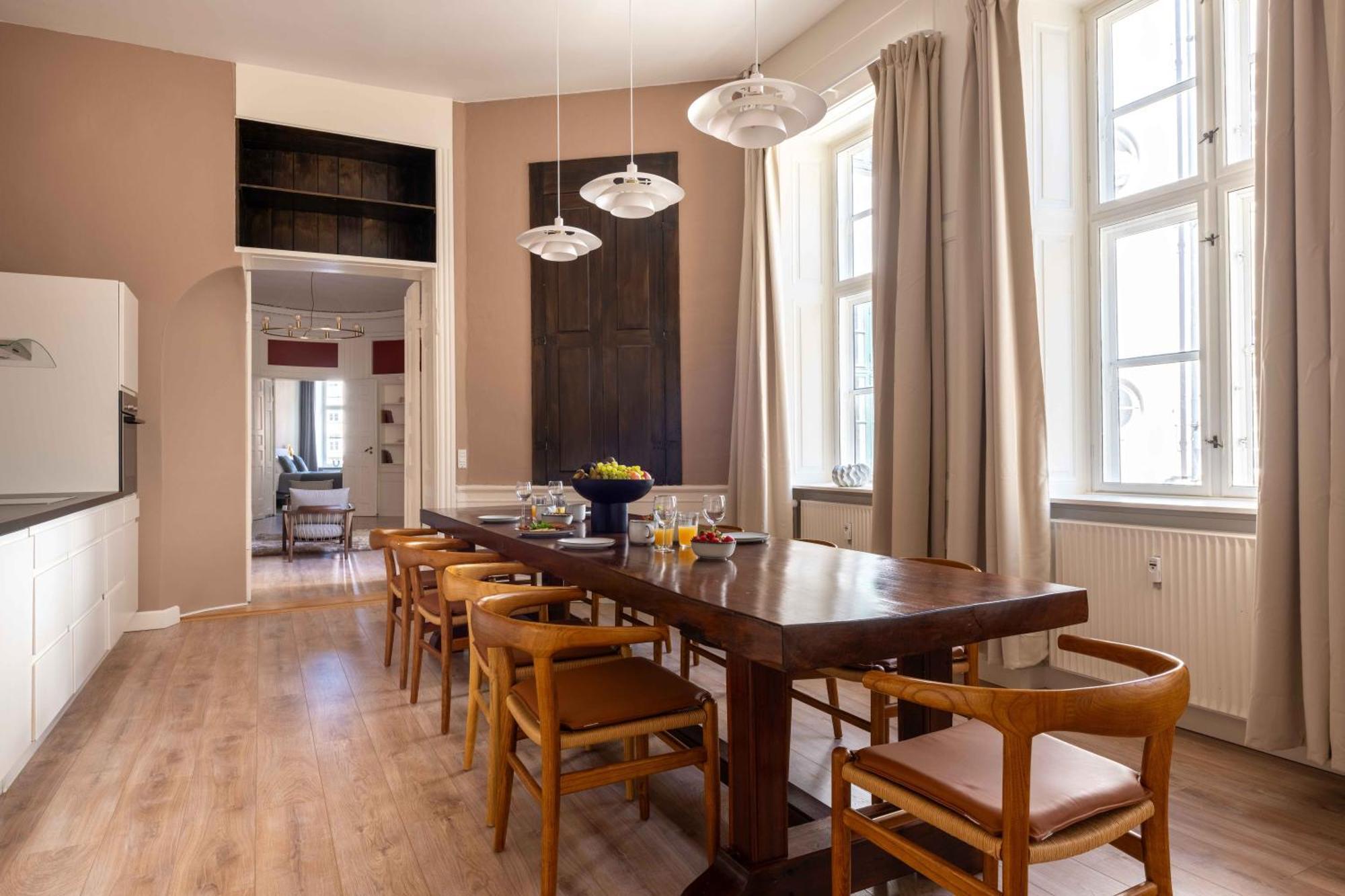 Apartment Deluxe Apartment At Perfect Location *