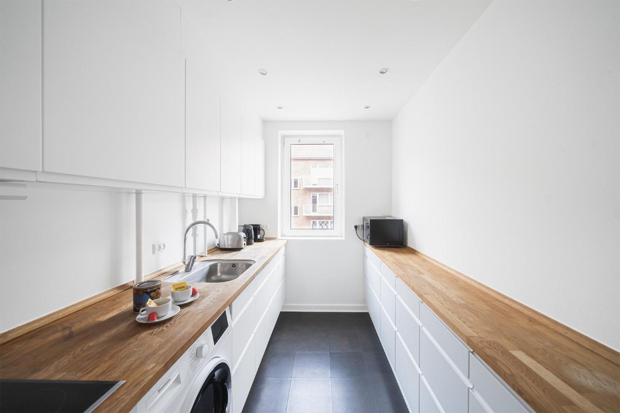 Refurbished 1-bed Close To Metro And Airport