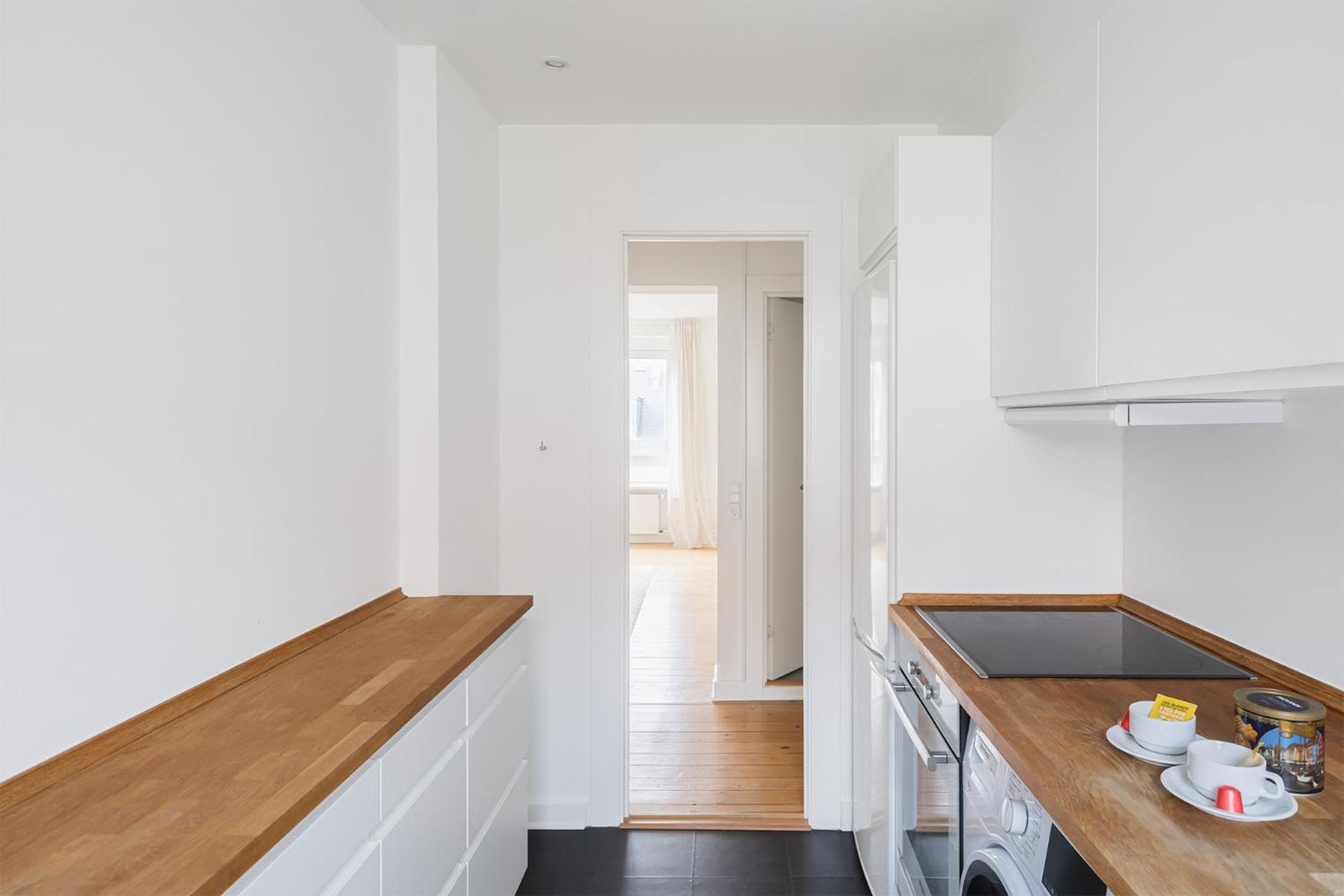 Apartment Refurbished 1-bed Close To Metro And Airport *