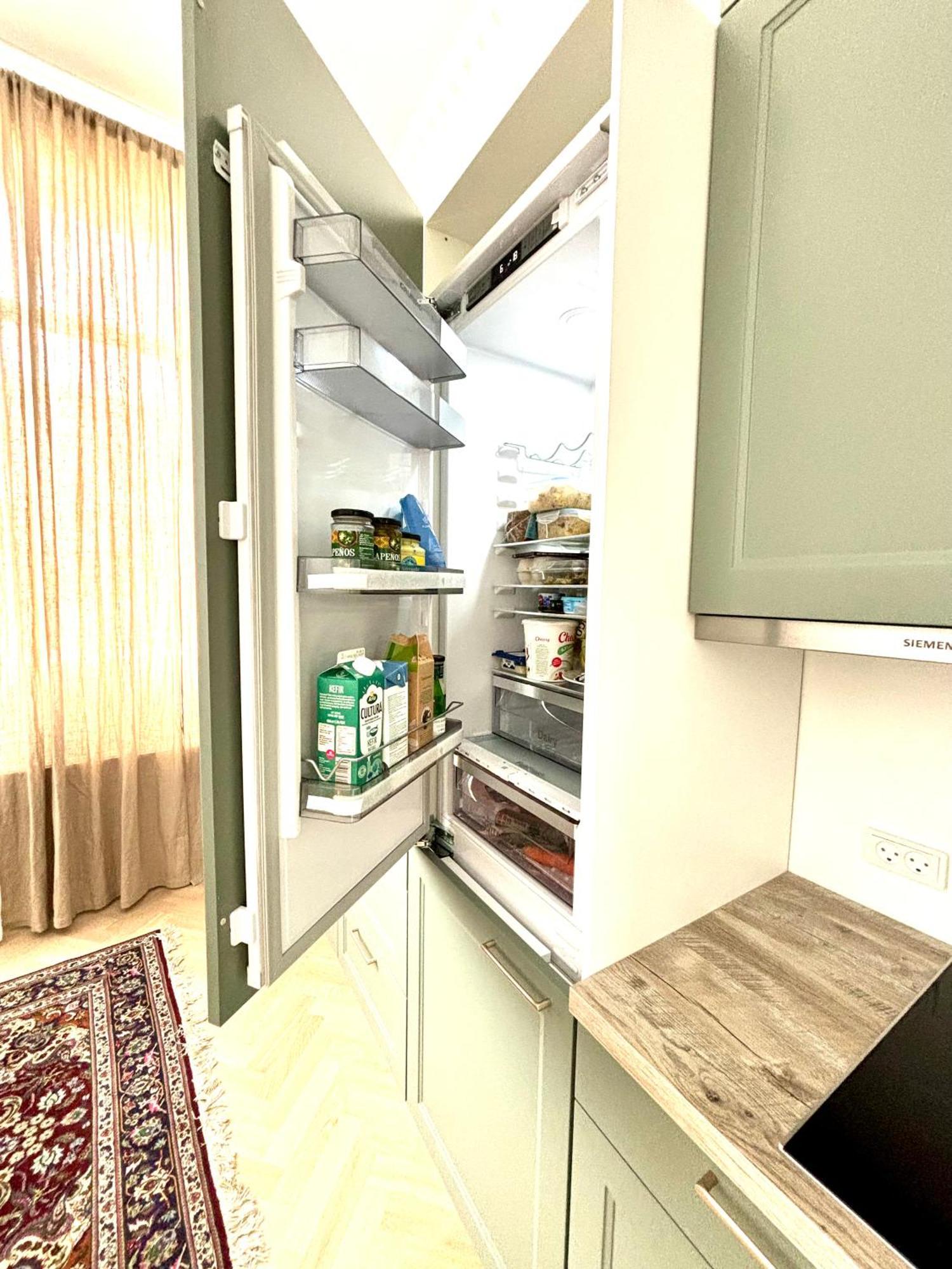 Huoneisto Luxurious Beautiful Boutique Apartment,