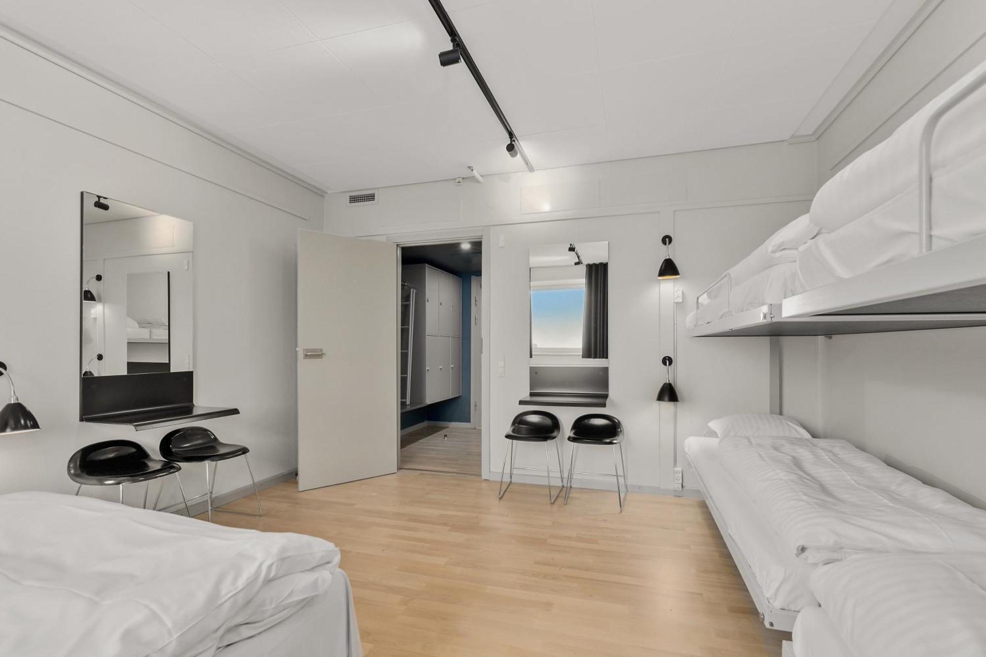 Danhostel & *