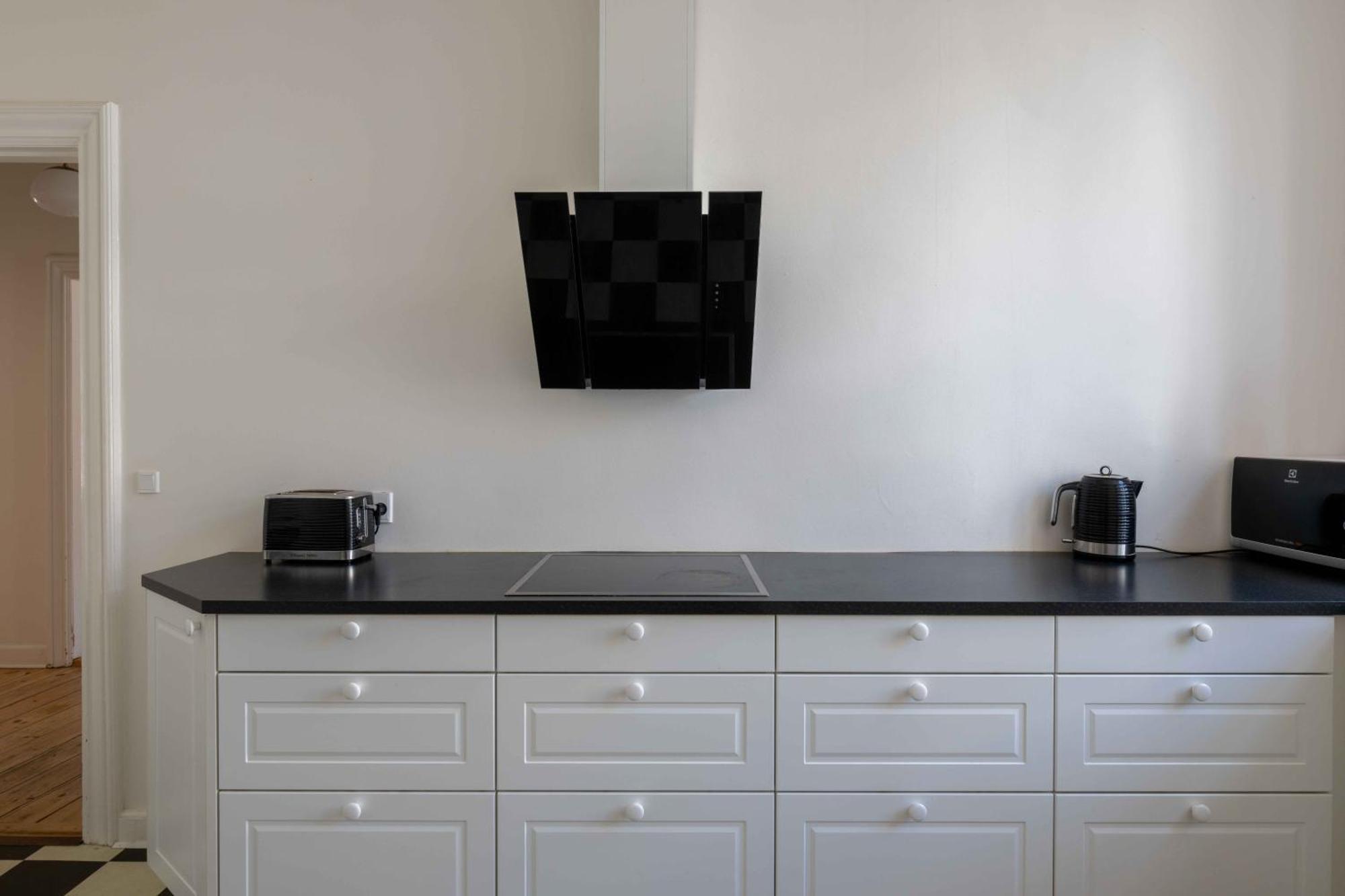 Apartment Lovely 3br Manor Flat 5 Min From Tivoli Gardens Copenhagen