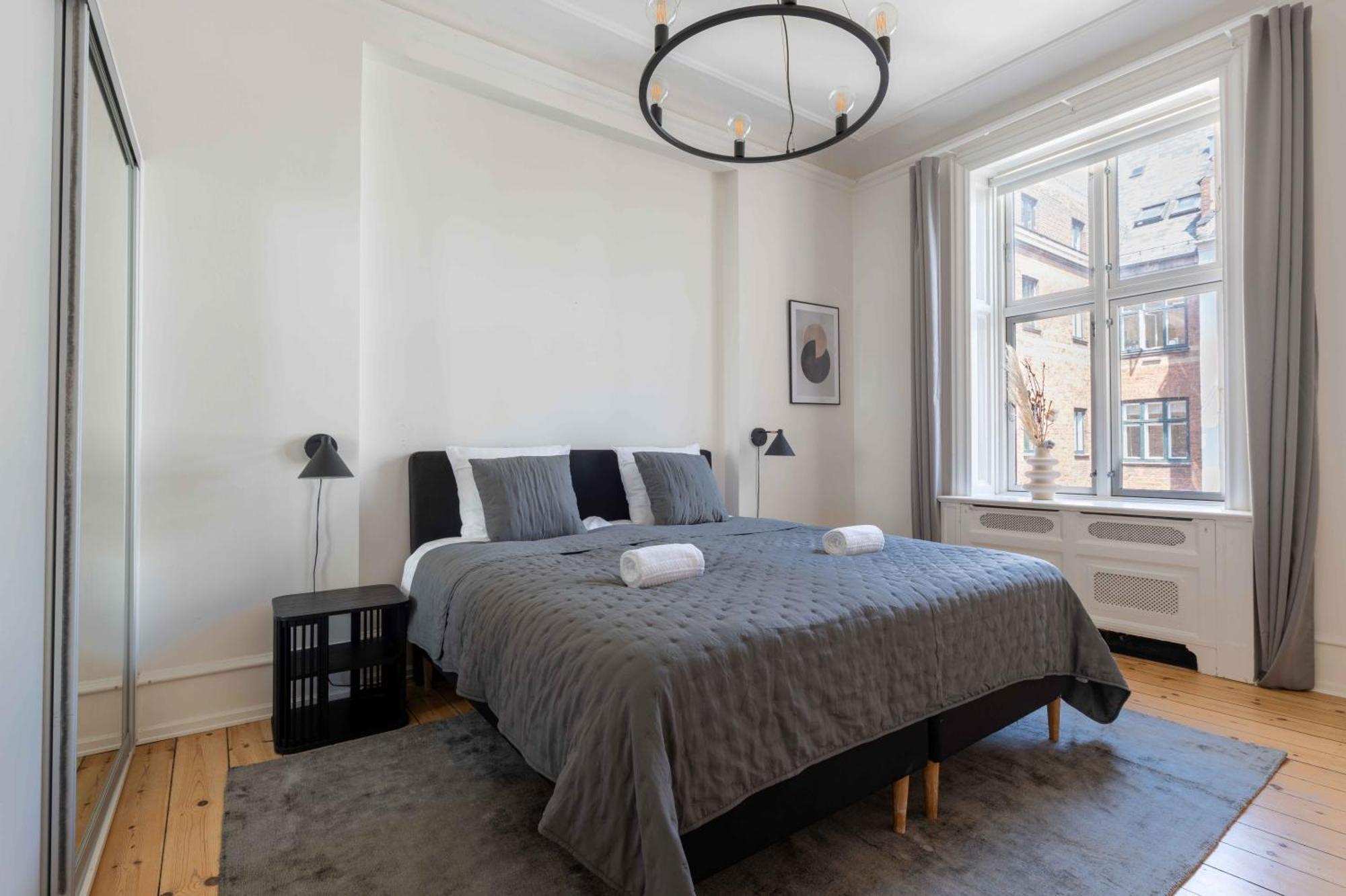 Lovely 3br Manor Flat 5 Min From Tivoli Gardens