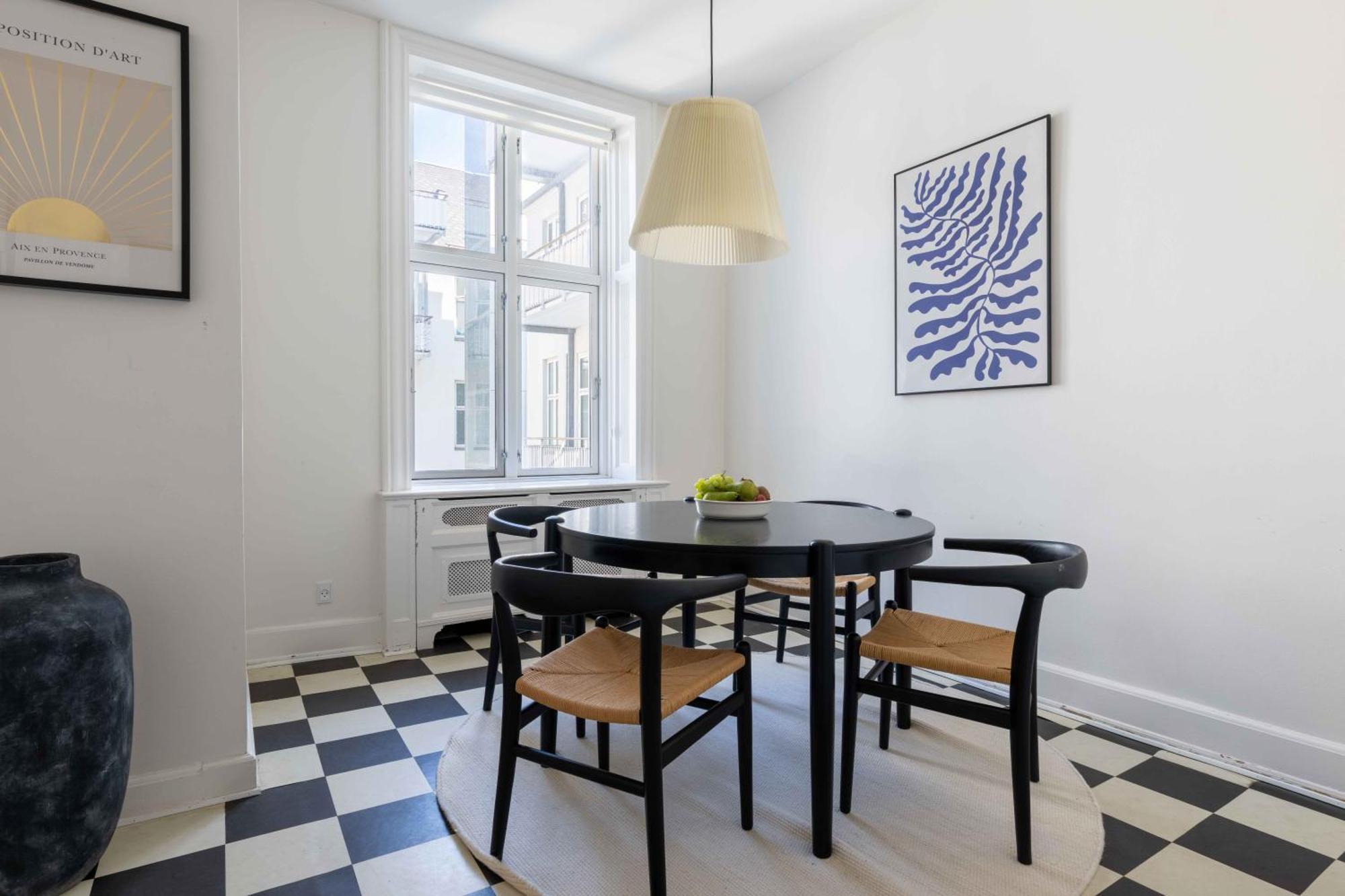 Apartment Lovely 3br Manor Flat 5 Min From Tivoli Gardens *