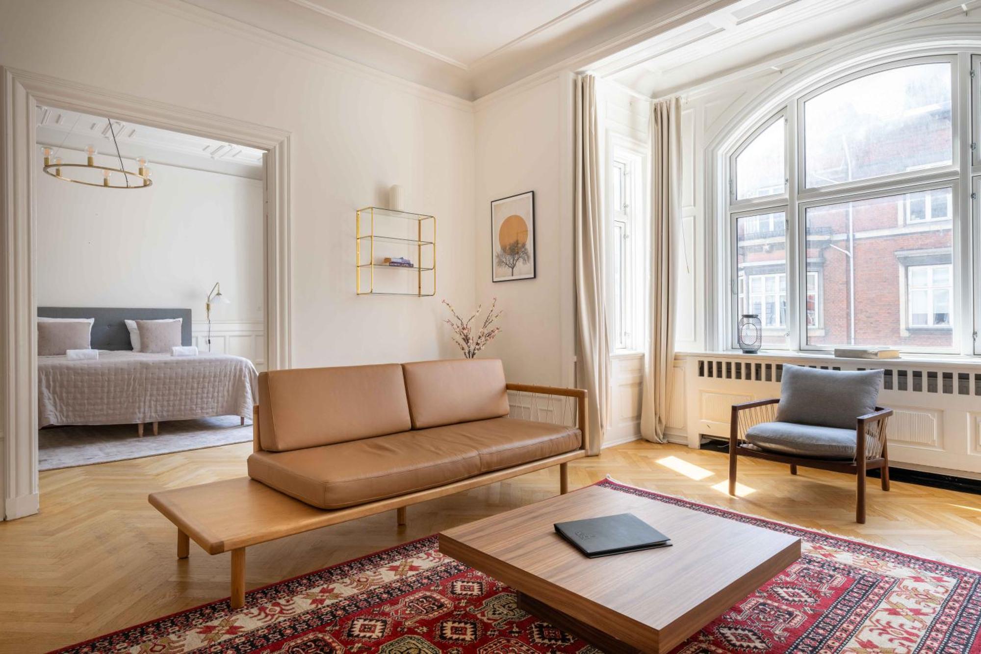 Lovely 3br Manor Flat 5 Min From Tivoli Gardens Apartment