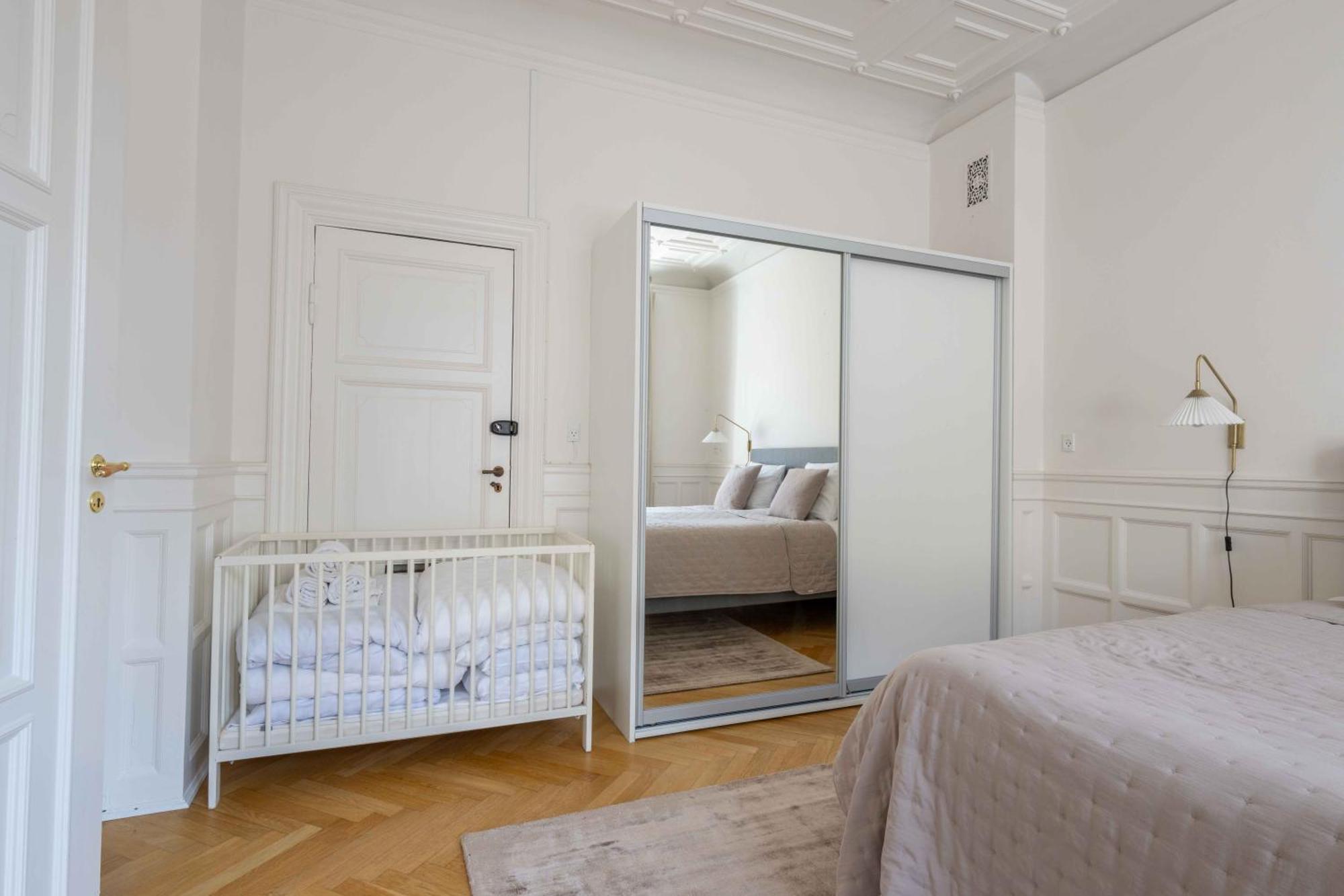 Lovely 3br Manor Flat 5 Min From Tivoli Gardens Apartment *