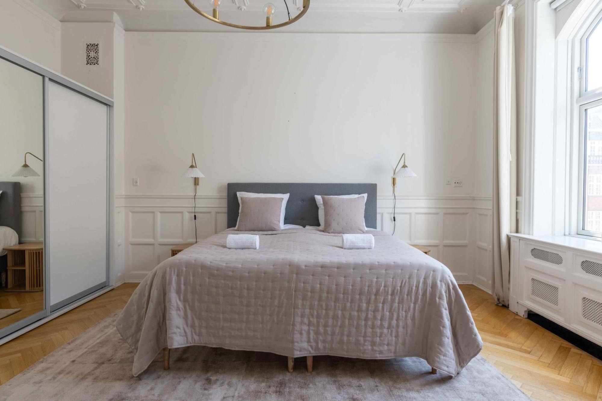 Lovely 3br Manor Flat 5 Min From Tivoli Gardens Apartment