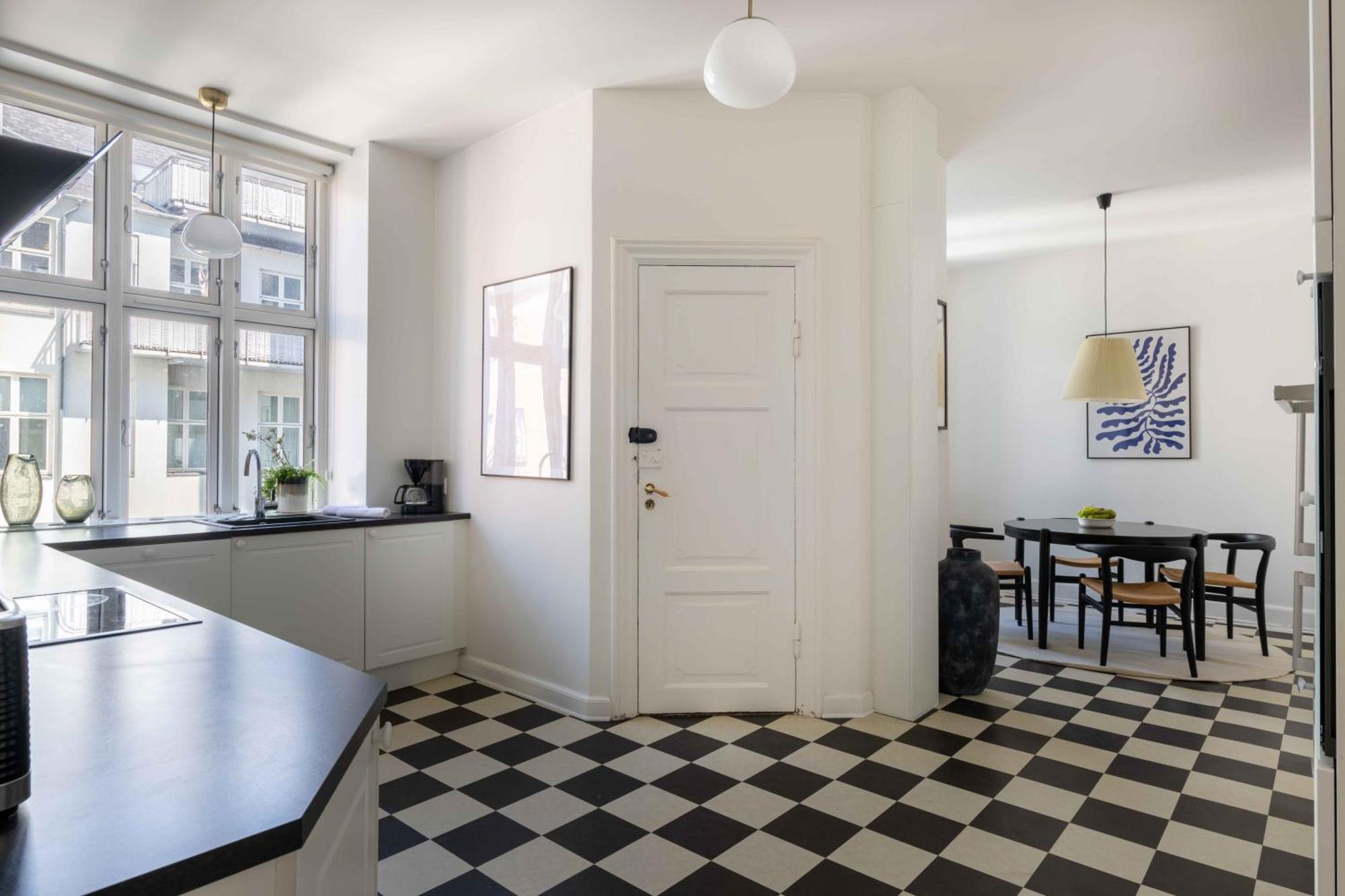 Lovely 3br Manor Flat 5 Min From Tivoli Gardens