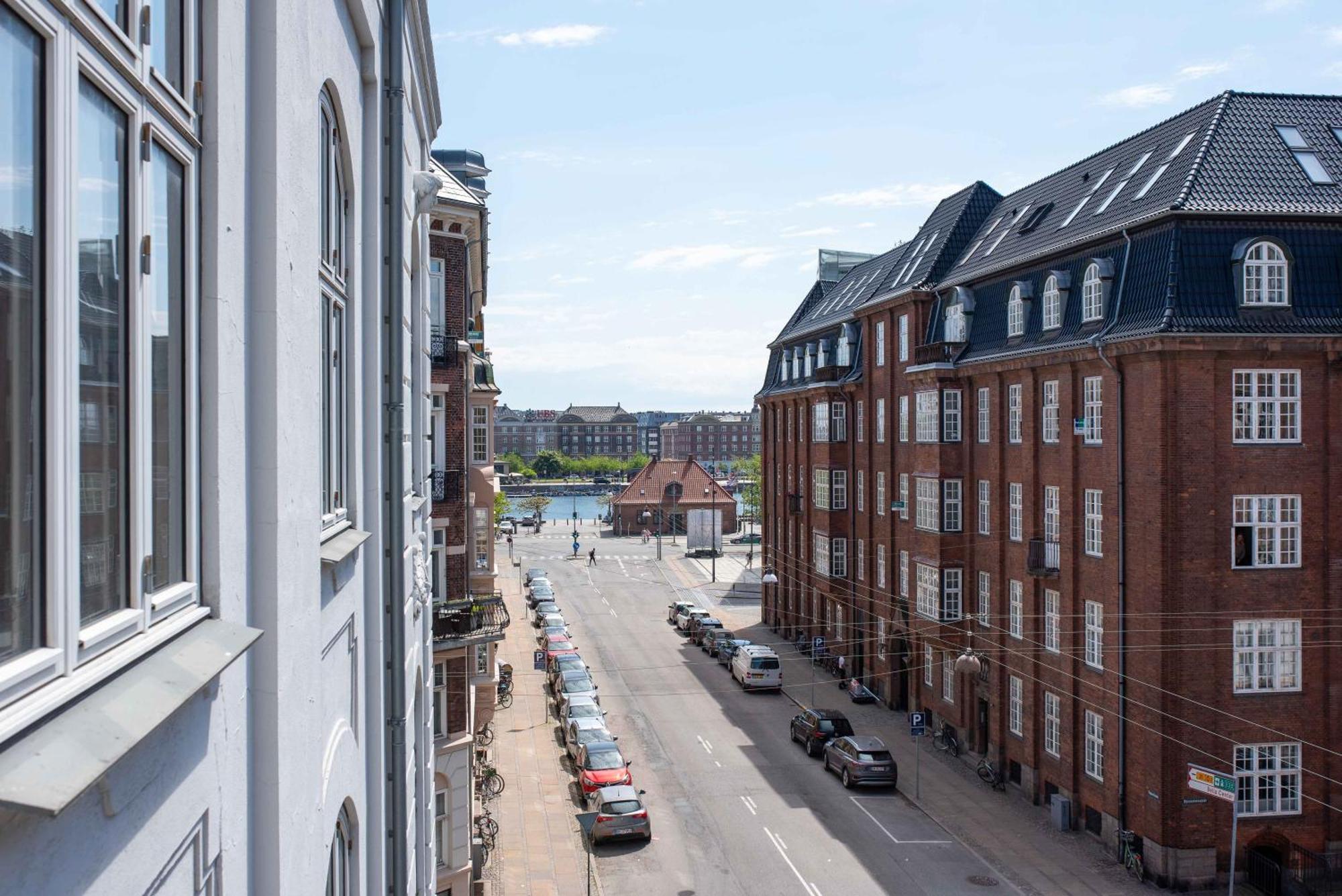 Lovely 3br Manor Flat 5 Min From Tivoli Gardens Apartment Copenhagen