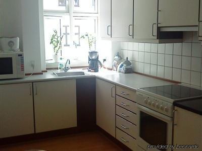 Guesthouset Rent A 2*