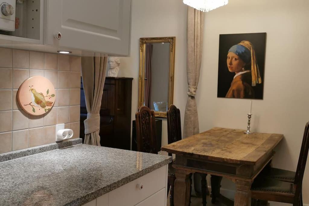 Classic Groundfloor With Patio Close To Metro * Copenhagen