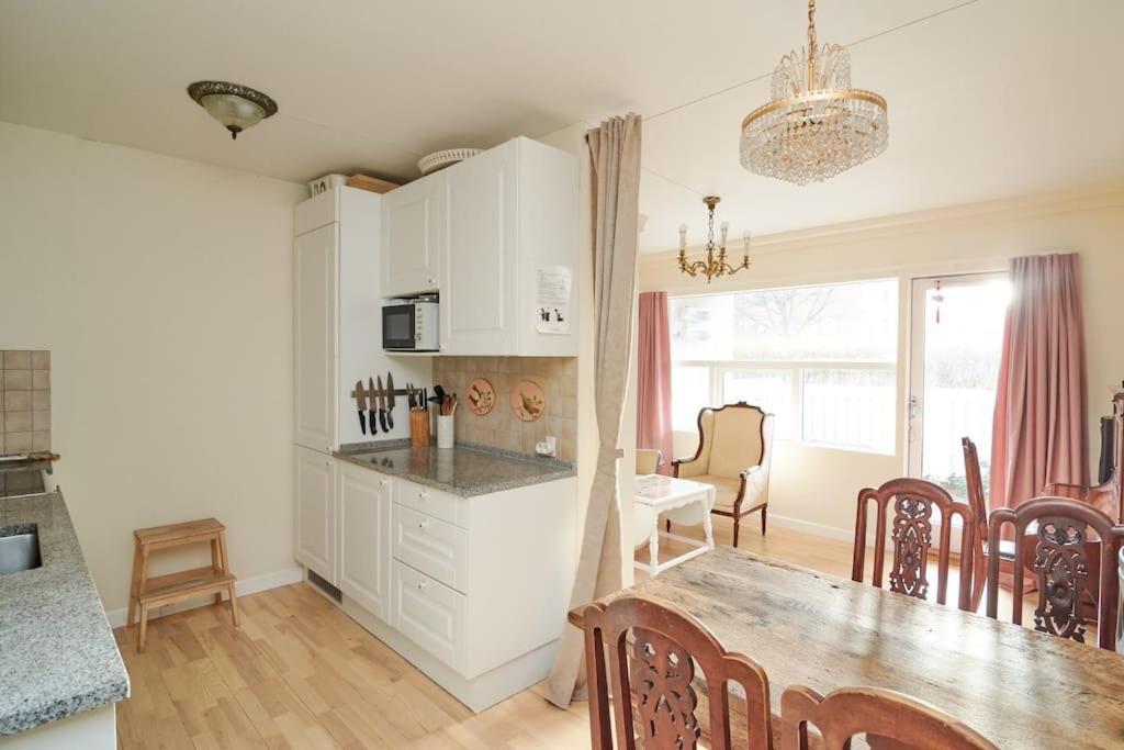 Classic Groundfloor With Patio Close To Metro Copenhagen