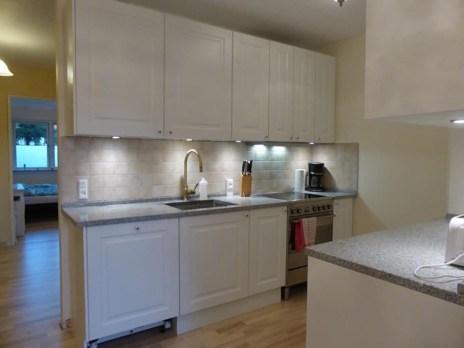 Classic Groundfloor With Patio Close To Metro Apartment