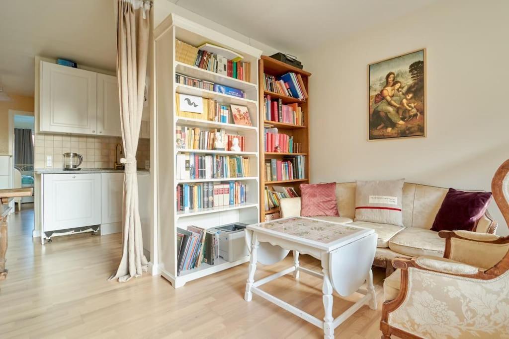 Classic Groundfloor With Patio Close To Metro * Copenhagen