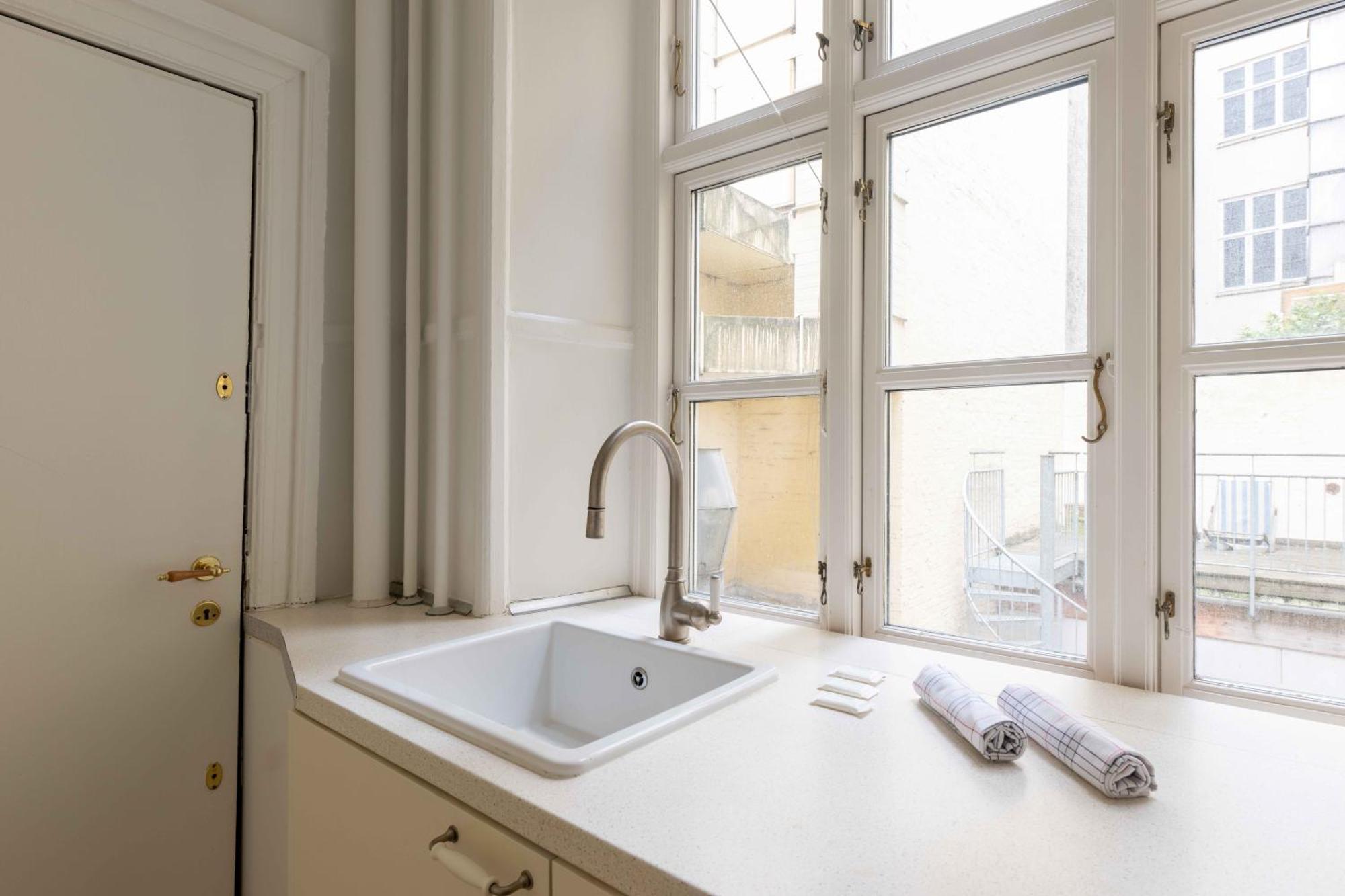 Spacious Tivoli Gardens W 3 Bedrooms Apartment Copenhagen