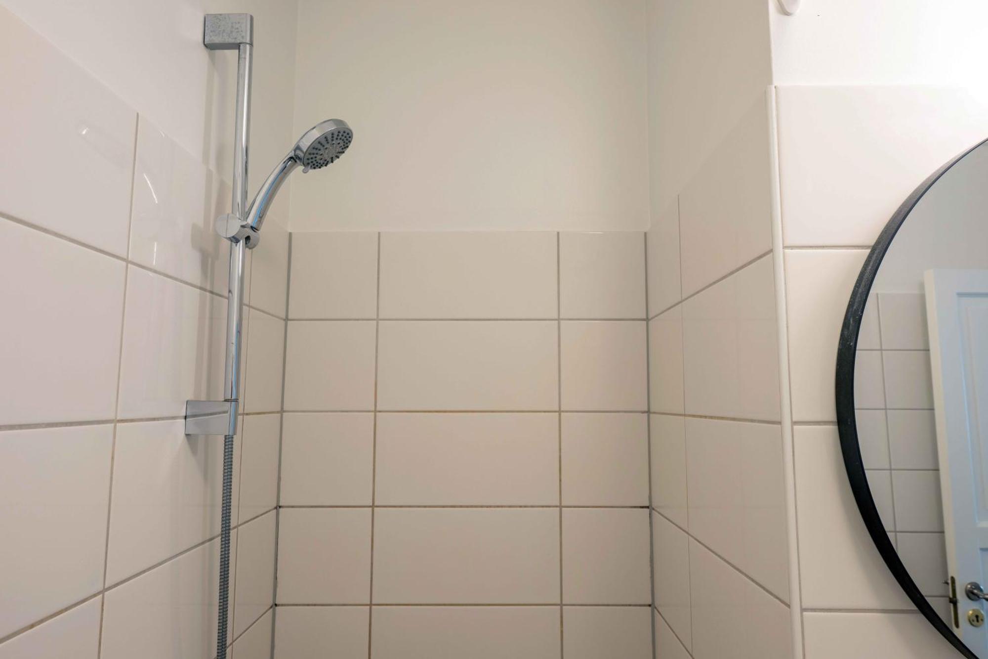 Spacious Tivoli Gardens W 3 Bedrooms Apartment *