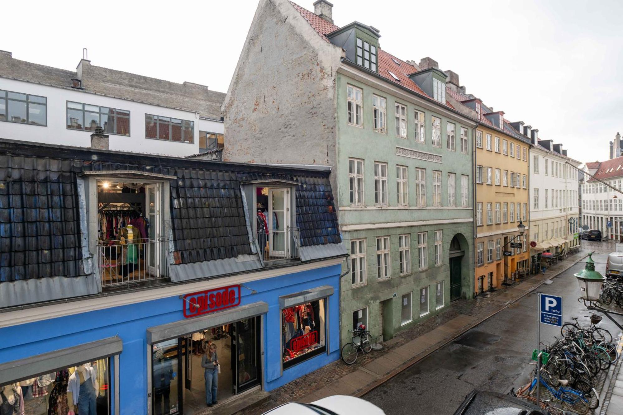 Charming In Latin Quarter Of *