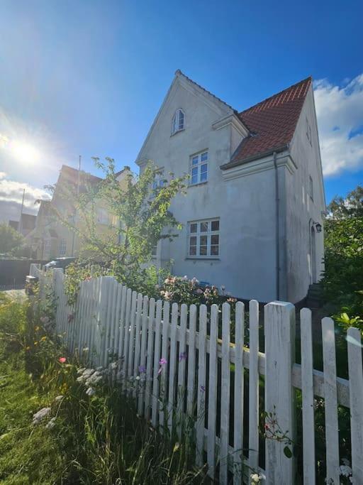 Villa Flot Stort Hus I Valby Udlejes!
