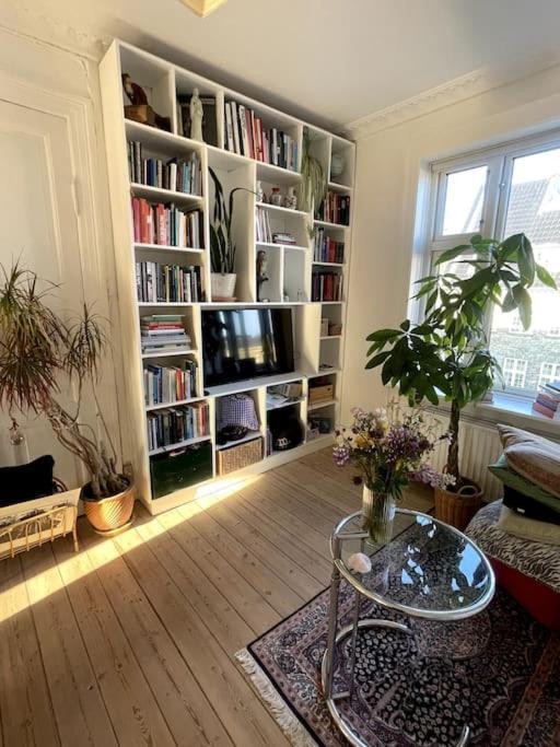 Apartamento The Heart Of Norrebro Apartment, Sleeps 4 People *