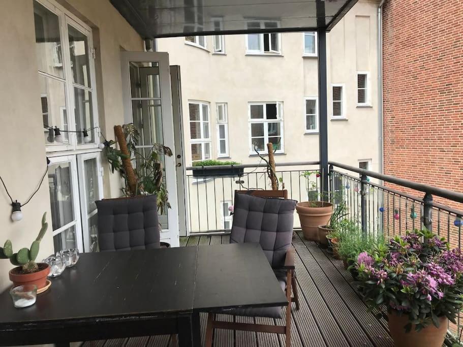 Unique Luxury With Large Balcony Apartment *