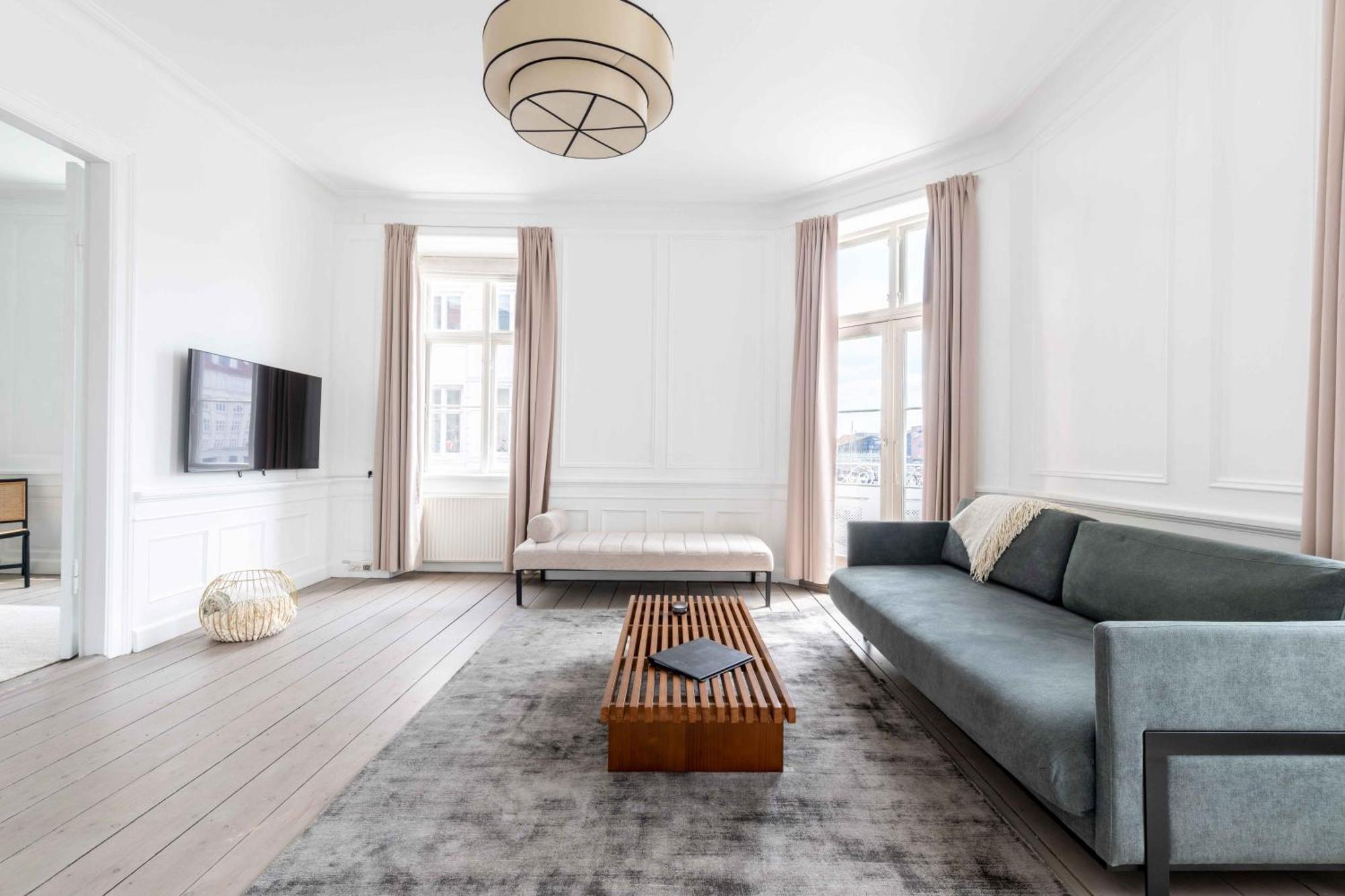 Chic Flat In Vibrant Area By Canals Apartment