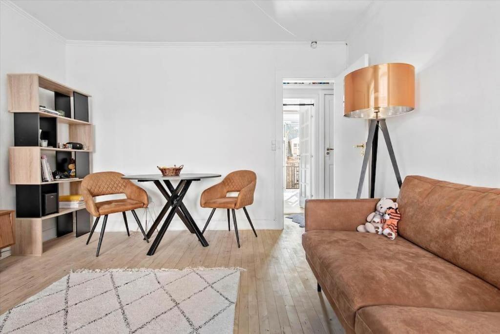 Full - 4 Min To Downtown Apartment *