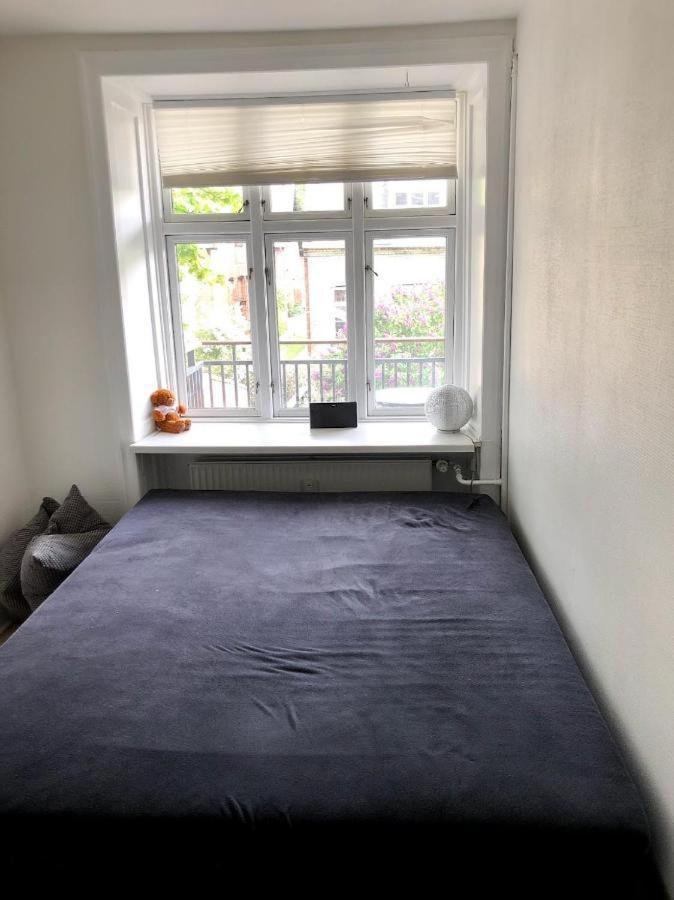 Full - 4 Min To Downtown Apartment