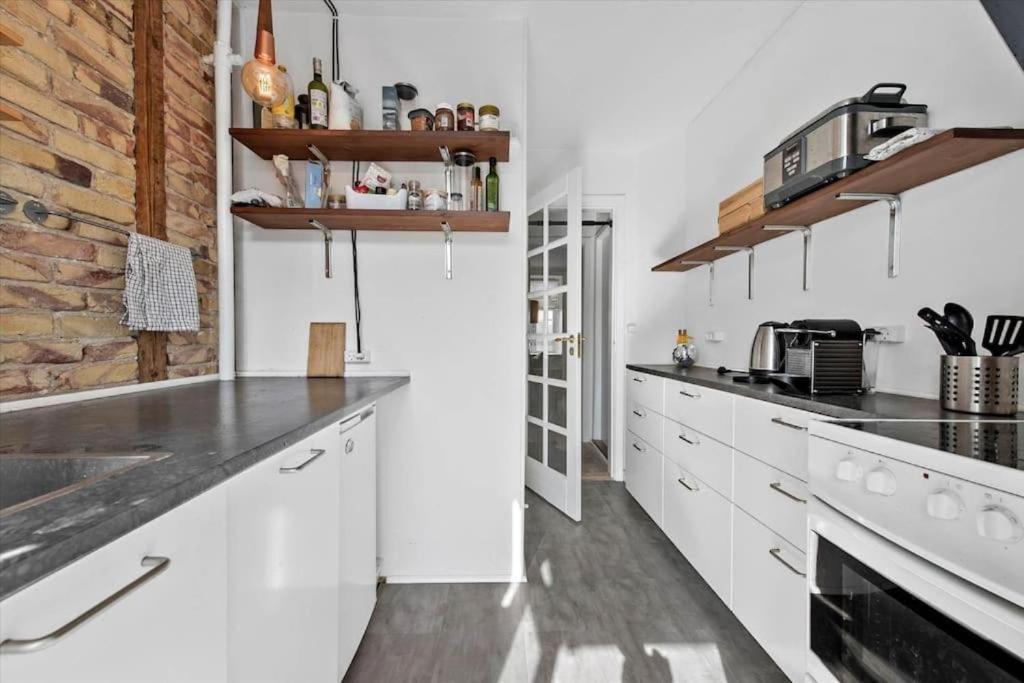 Full - 4 Min To Downtown Apartment *